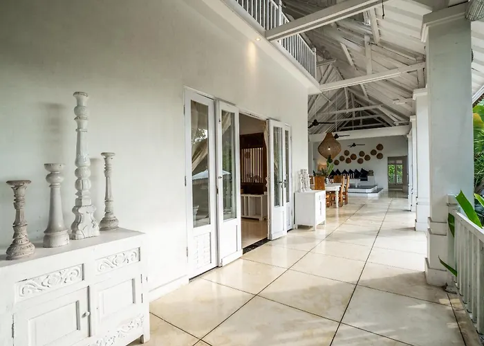 Hally Bali - Spacious 3bdrs Ocean View Villa *